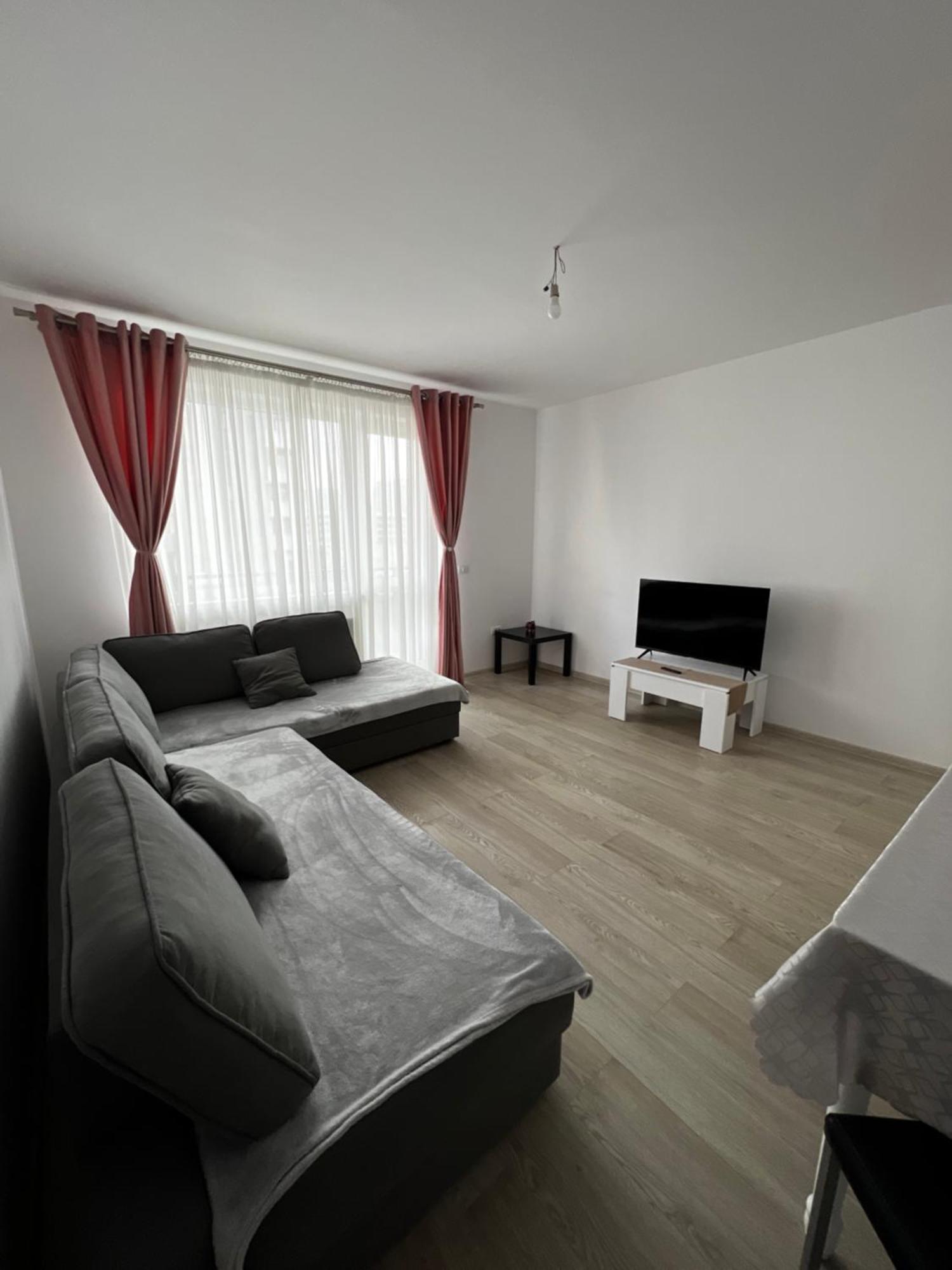 Tractoru Premium Studio Brasov Luaran gambar